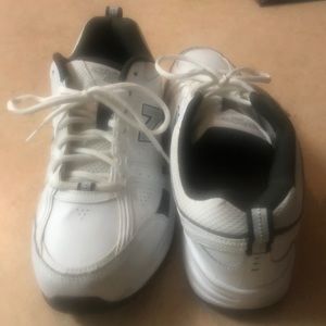 Like new New Balance 409 Shoes